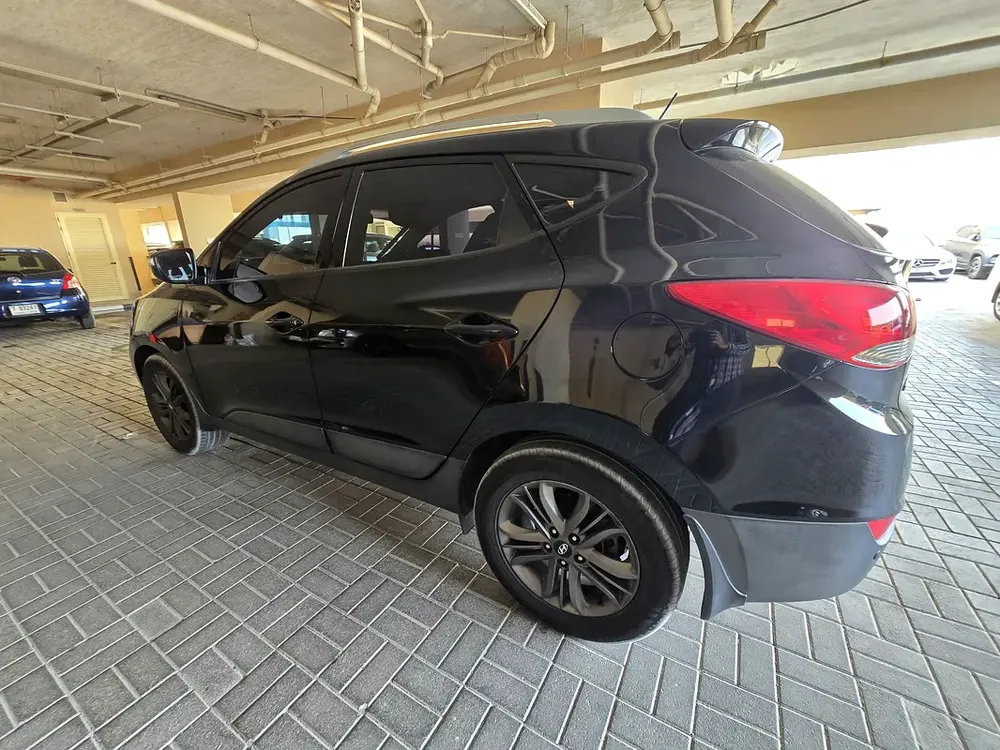2015 Hyundai Tucson Black Edition | Korean Specs | Well Maintained - Image 4