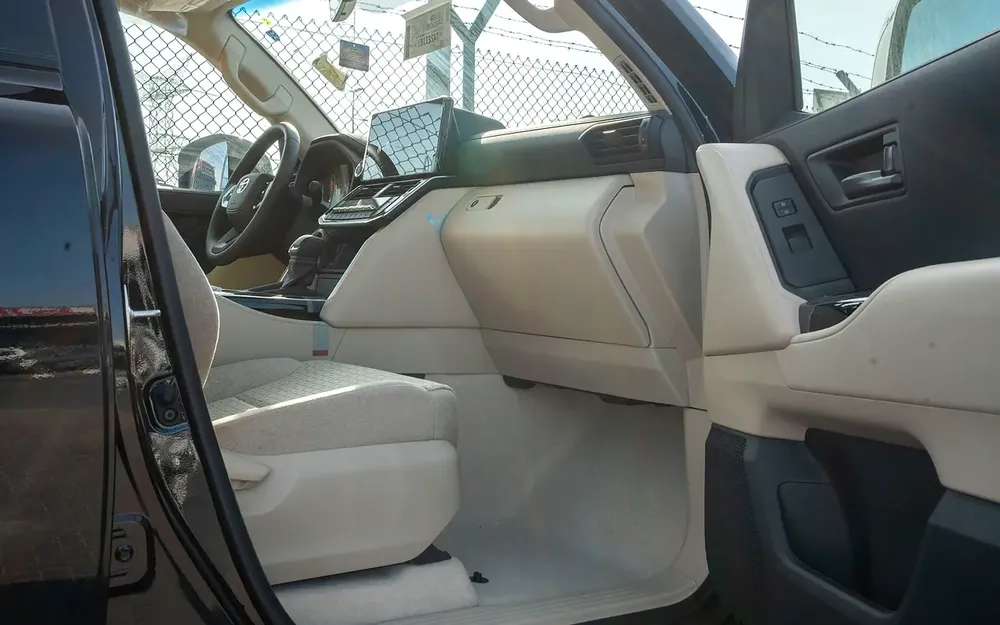 Toyota Land Cruiser GXR 3.5L petrol 2026 with sunroof and 360 camera - Image 12