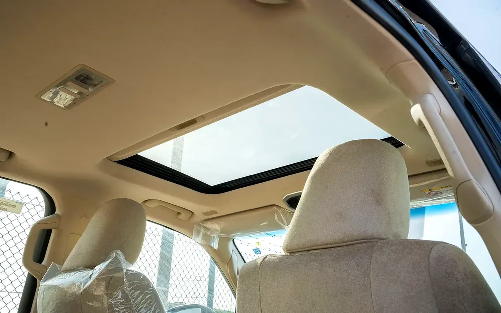 Toyota Land Cruiser GXR 3.5L petrol 2026 with sunroof and 360 camera - Image 18