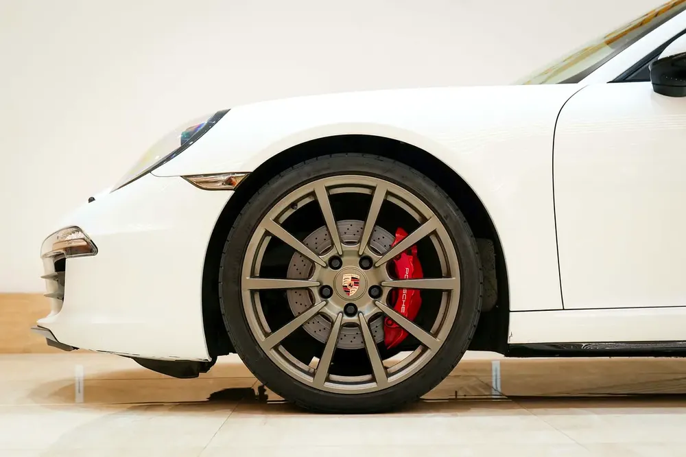 2014 Porsche 911 Carrera 4s / GCC - Image 13