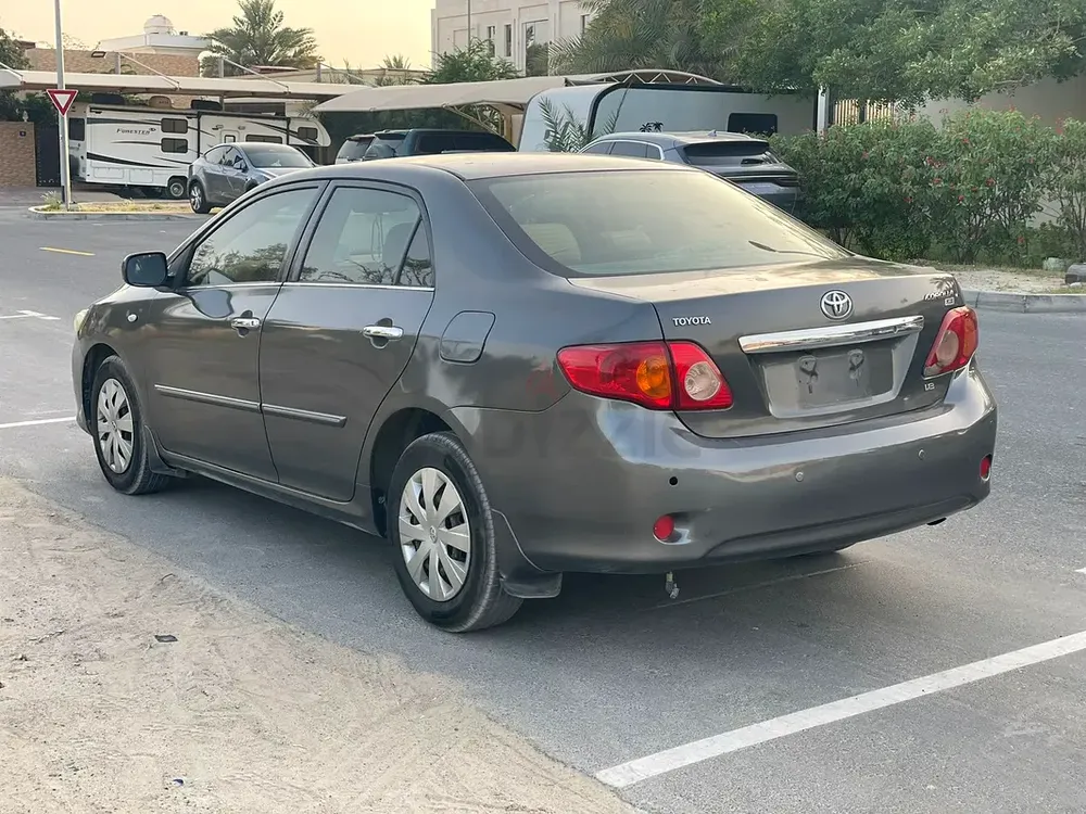 Toyota Corolla 2010 Model GCC Perfect Working Condition - Image 6