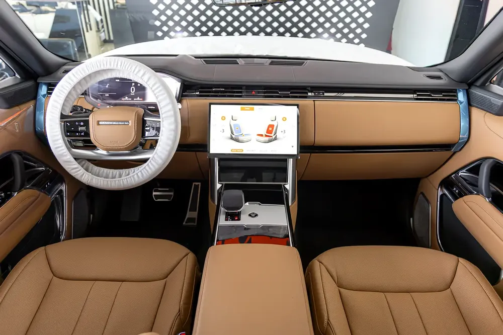 Range Rover Vogue P530 Autobiography |  | GCC Specs | V8 | Full Options | 2026 (Export) - Image 11