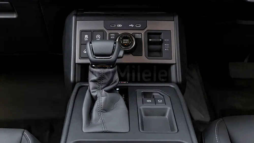 TOYOTA HILUX TRAVO OVERLAND PLUS - Image 15
