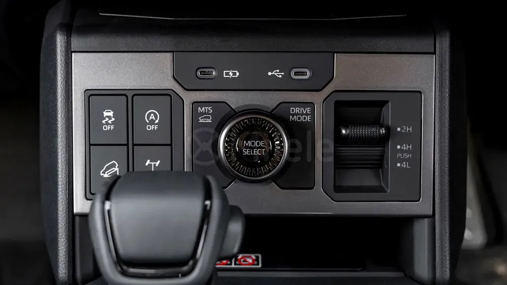TOYOTA HILUX TRAVO OVERLAND PLUS - Image 16