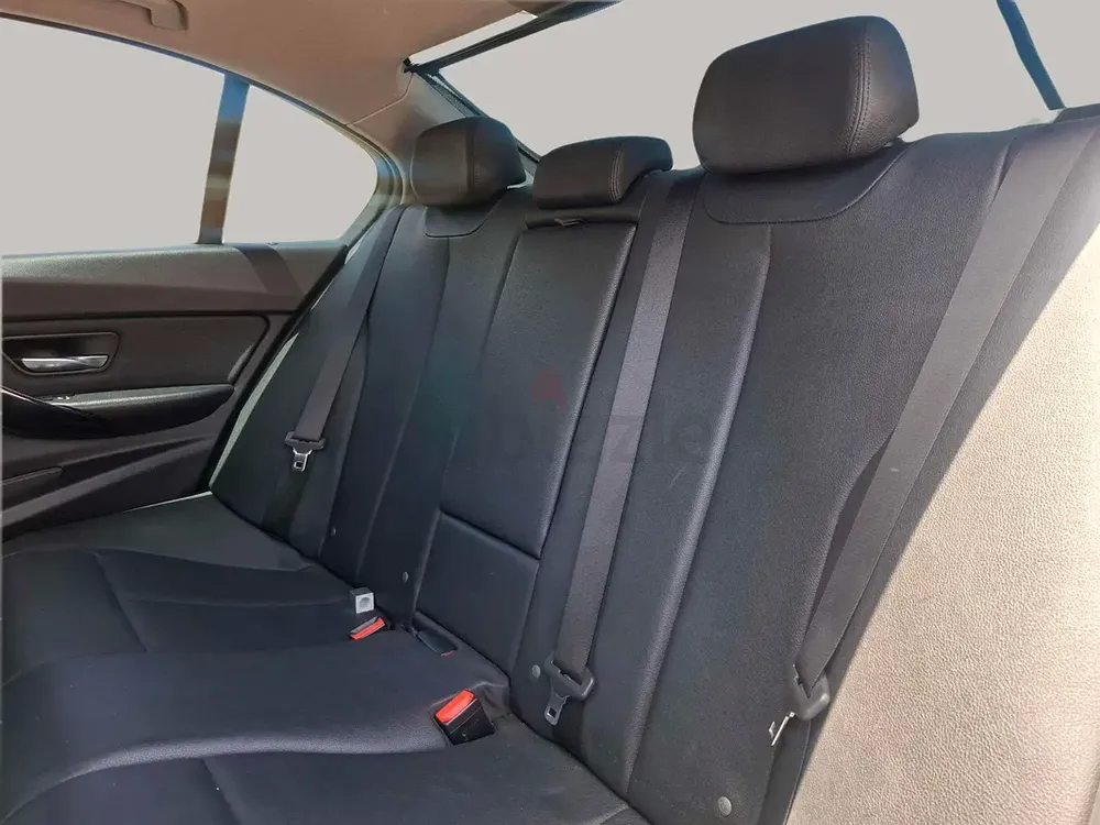 AED 834/month | 2018 BMW 3-Series 318i | GCC Specs | Ref#453823 - Image 13