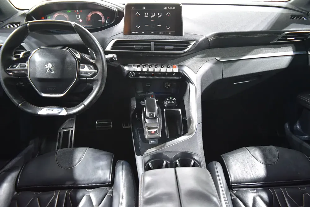 GT-Line | GCC Specs | Single Owner | Service History | Full Option | Accident Free - Image 9