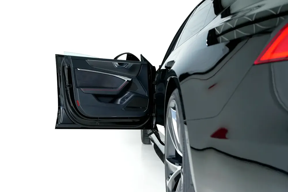 Audi RS7-Carbon Fiber Package-Audi Ceramic Braking System-Red Calipers-Premium Leather Interior - Image 14