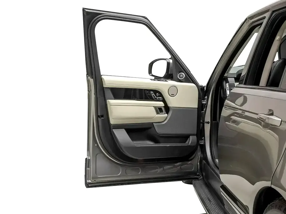 2019 | Range Rover | Vogue | P400e - Image 18