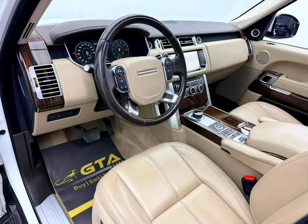 2017 Range Rover Vogue HSE Supercharged, Warranty, Full RR Service History, Fully Loaded, GCC - Image 10