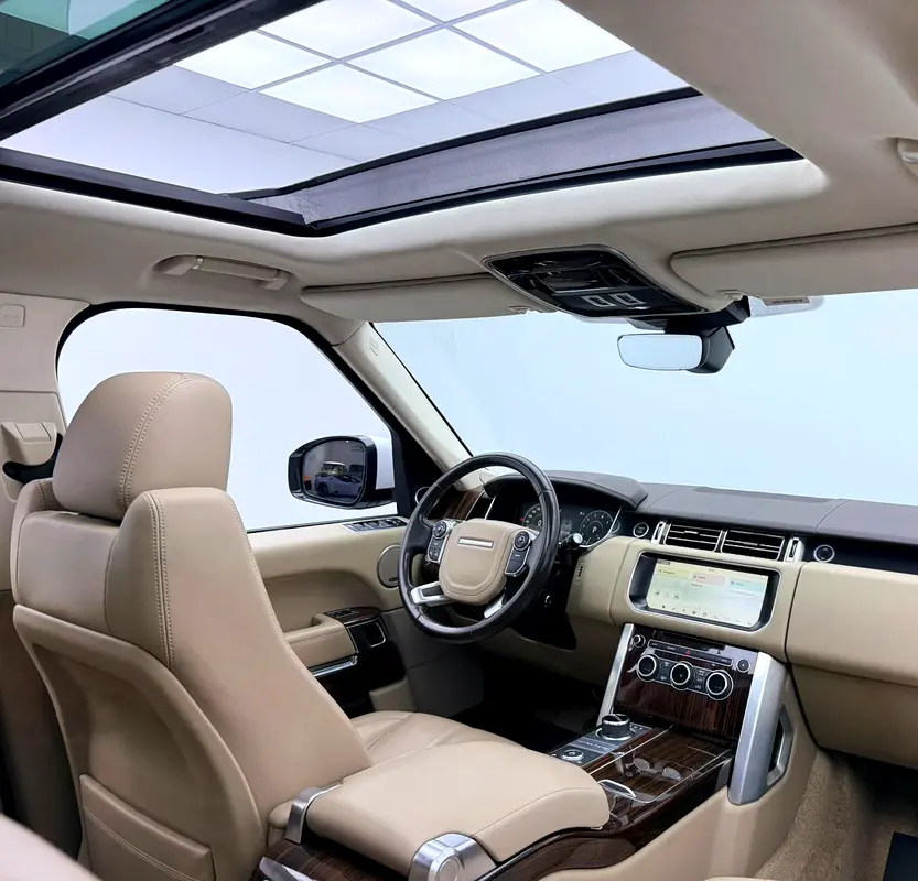 2017 Range Rover Vogue HSE Supercharged, Warranty, Full RR Service History, Fully Loaded, GCC - Image 12