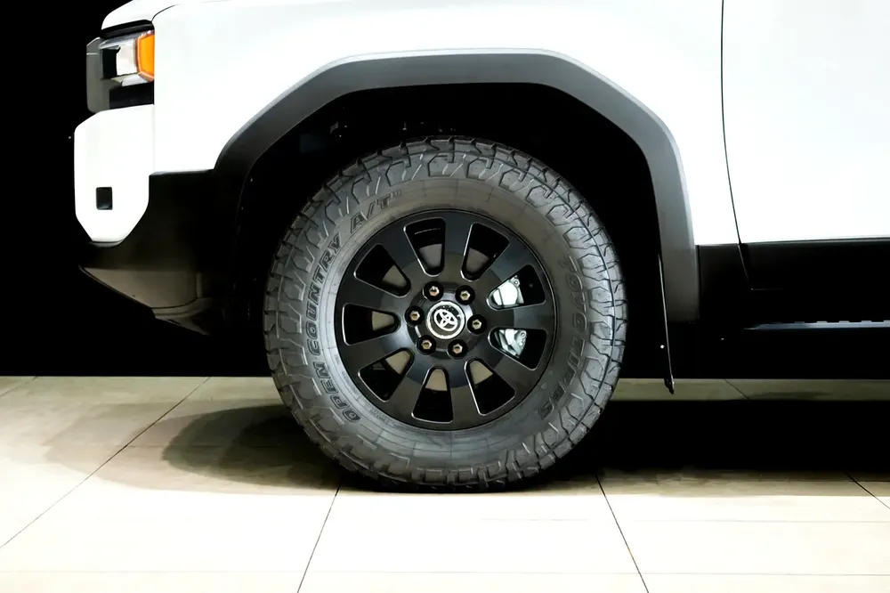 2024 Toyota Prado GXL First Edition - GCC Specs - Brand New - Alfuttaim Warranty - Image 15