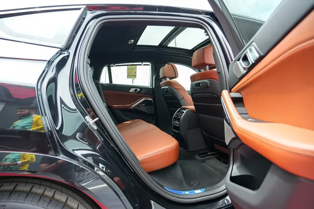 Brand New \ BMW X6 M60i 2026 \ Black \ GCC Specs - Image 12