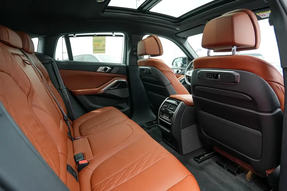 Brand New \ BMW X6 M60i 2026 \ Black \ GCC Specs - Image 13