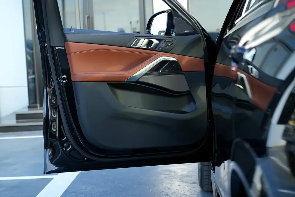 Brand New \ BMW X6 M60i 2026 \ Black \ GCC Specs - Image 15