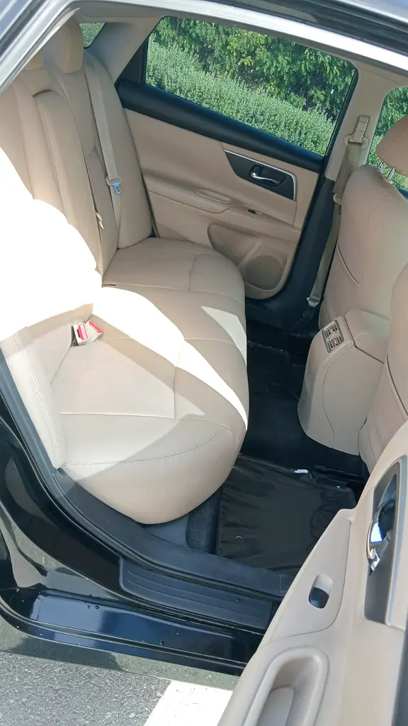 Nissan Altima SV 2017 GCC Specs Lady driven - Image 13