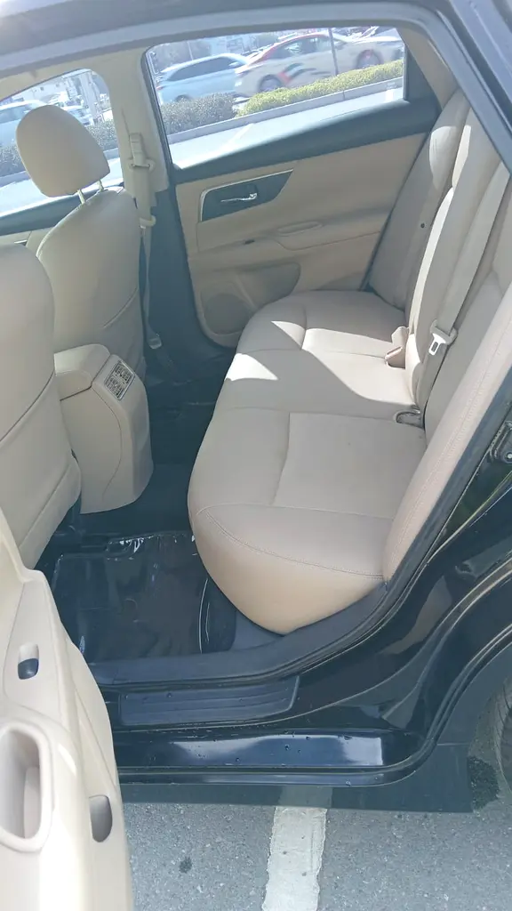 Nissan Altima SV 2017 GCC Specs Lady driven - Image 14