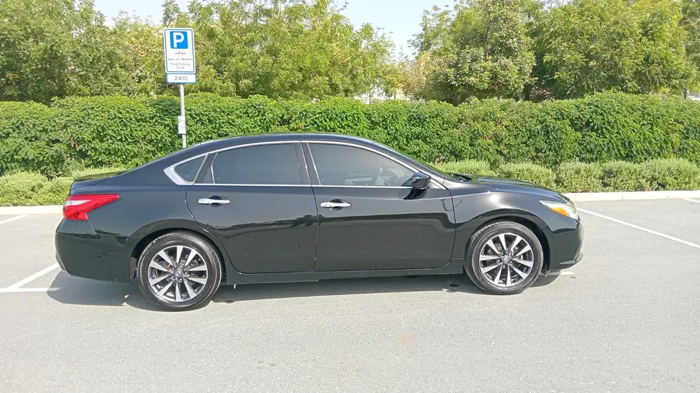 Nissan Altima SV 2017 GCC Specs Lady driven - Image 5
