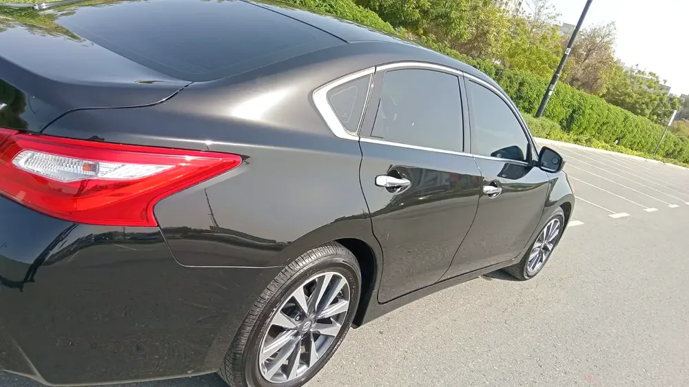 Nissan Altima SV 2017 GCC Specs Lady driven - Image 8
