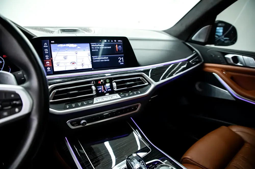 2022 | BMW X7 | M50i | GCC | WARRANTY | FULL OPTION | EXCELLENT CONDITION | - Image 10