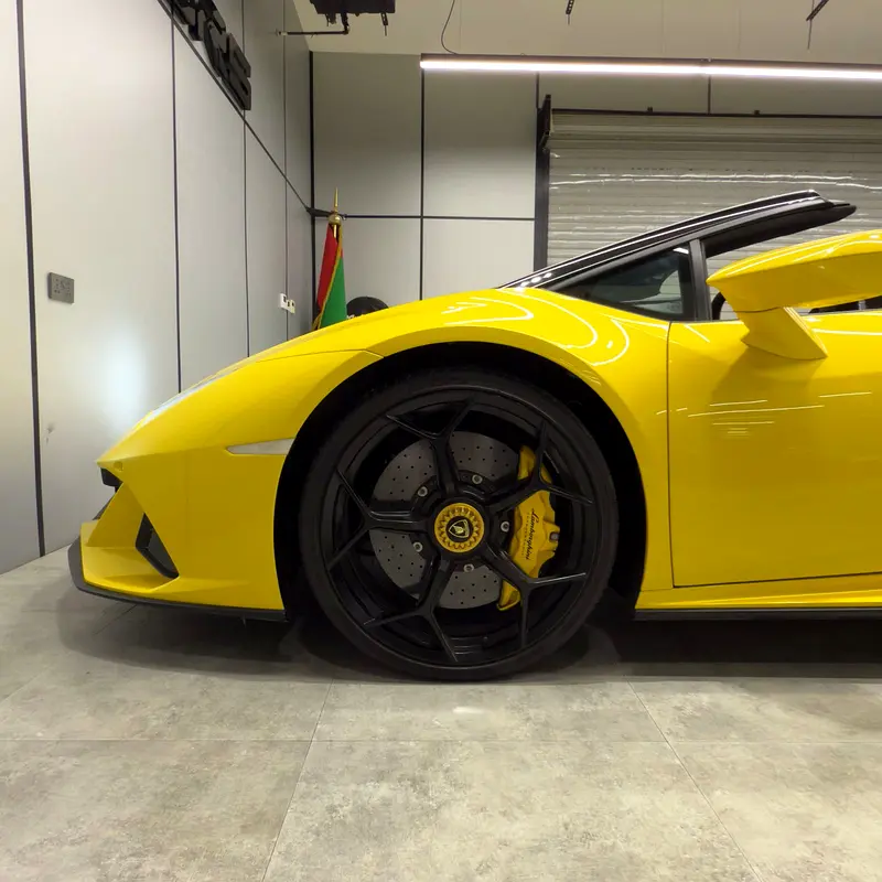 Lamborghini Huracan EVO Spyder 2023 - European Specs - Image 11