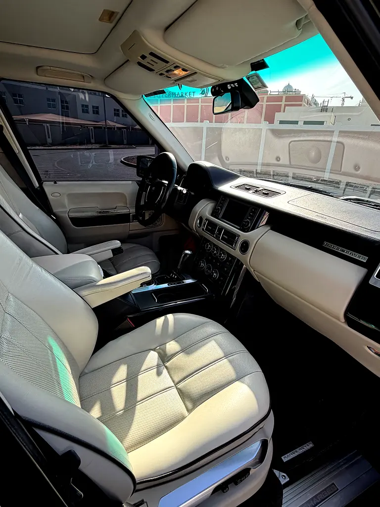 L322 Vogue Supercharged Facelifted 2008 - Image 12