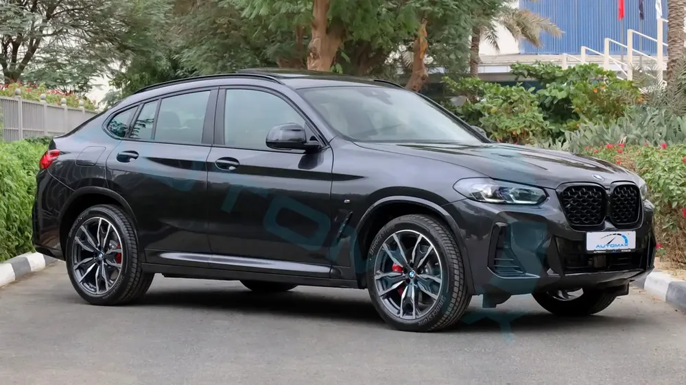 ( Only For Export ) 2025 BMW X4 xDrive 30i M 2.0T GCC BRAND NEW - Image 4