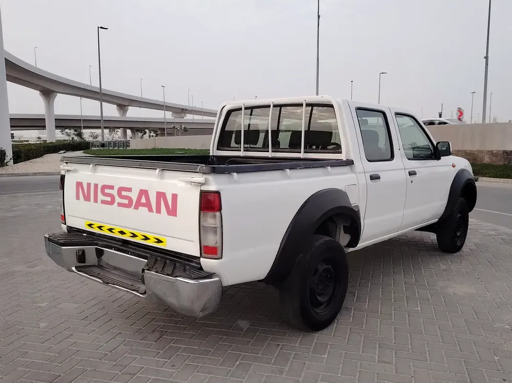 Nissan Pickup 4x4 2016 GCC Specs - Image 4