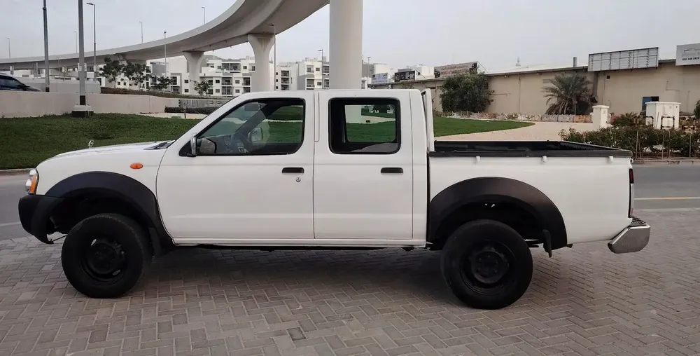 Nissan Pickup 4x4 2016 GCC Specs - Image 5