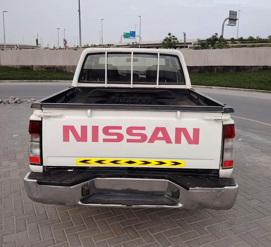 Nissan Pickup 4x4 2016 GCC Specs - Image 8