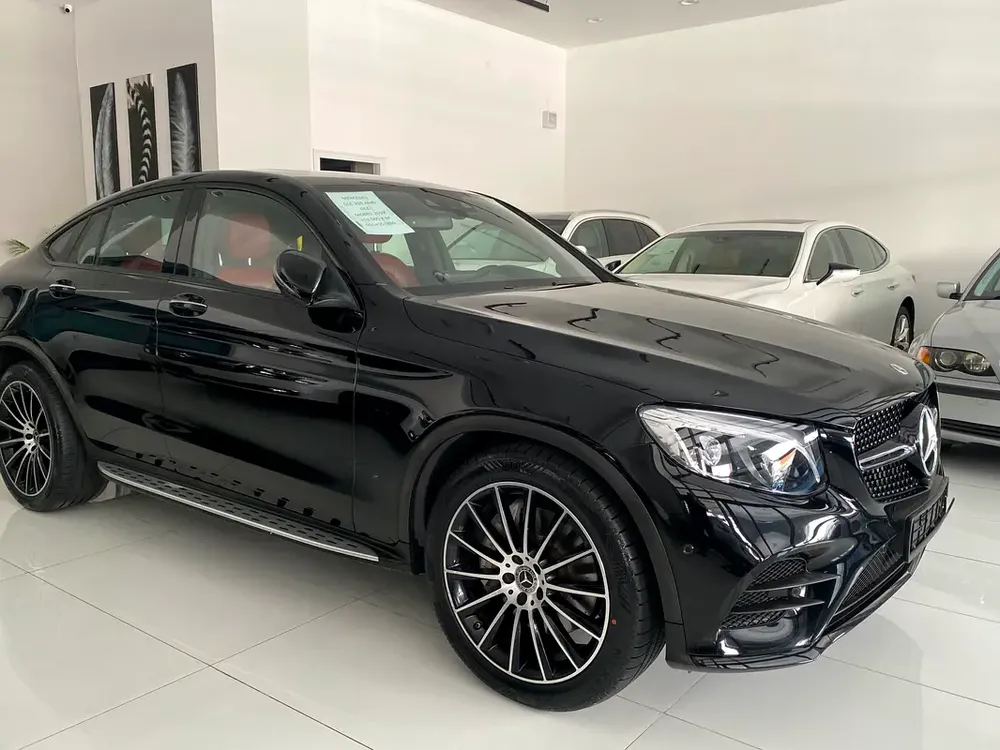 Very nice car Mercedes GLC250 Coupe model 2019 GCC - Image 4