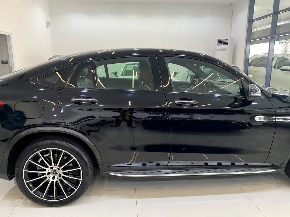 Very nice car Mercedes GLC250 Coupe model 2019 GCC - Image 6