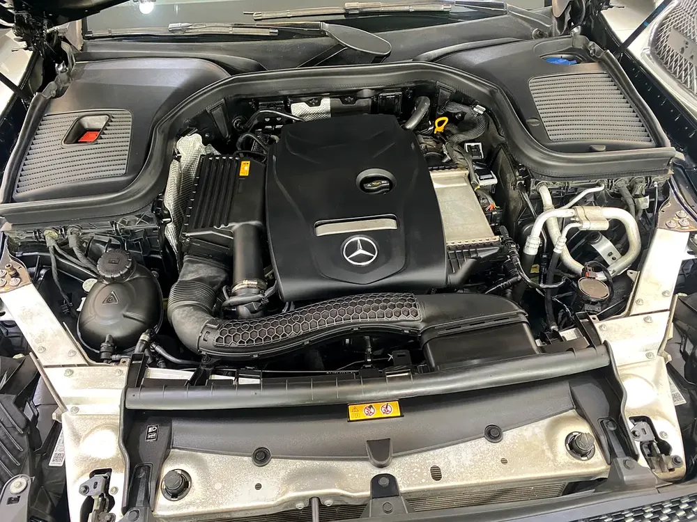 Very nice car Mercedes GLC250 Coupe model 2019 GCC - Image 7