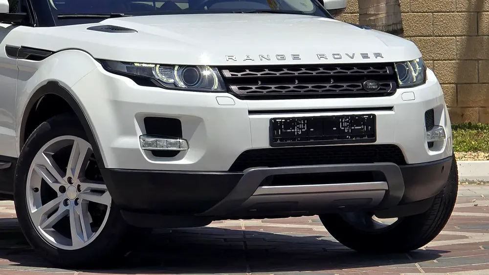 Land Rover Range Rover Evoque Prestige 2015 - GCC Specs - Excellent Condition - Image 10