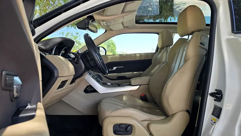 Land Rover Range Rover Evoque Prestige 2015 - GCC Specs - Excellent Condition - Image 11