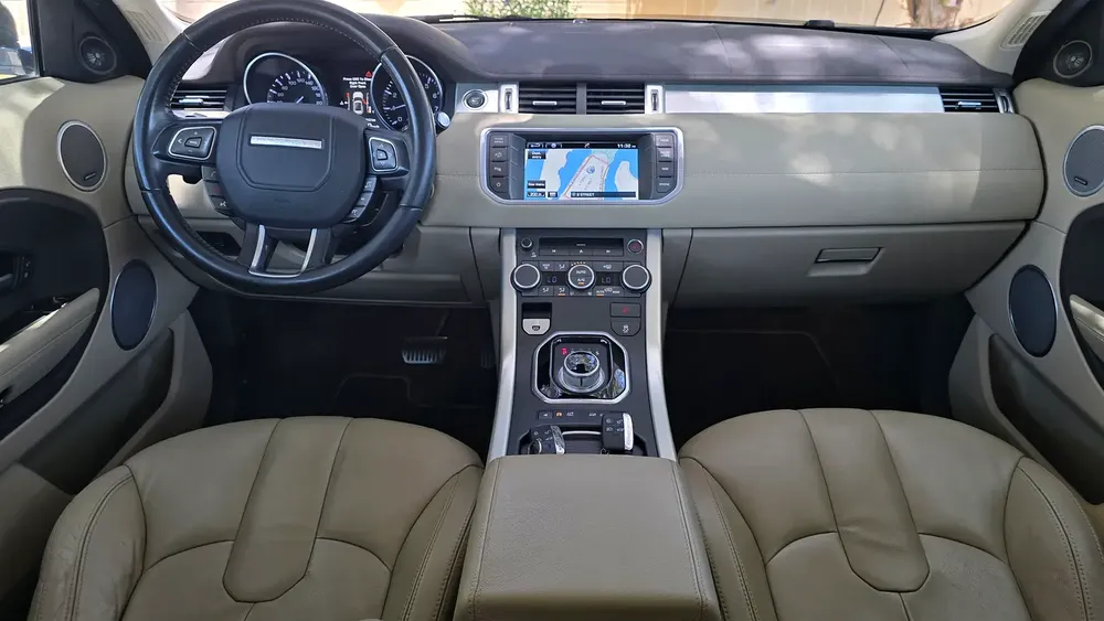 Land Rover Range Rover Evoque Prestige 2015 - GCC Specs - Excellent Condition - Image 14