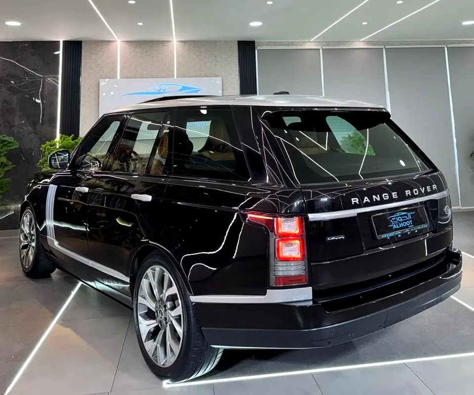 RANGE R VOGUE AUTOBIOGRAPHY SUPERCHARGED V8 || TOP RANGE || ACCIDENTS FREE || UNIQUE RIMS ||  GCC - Image 10