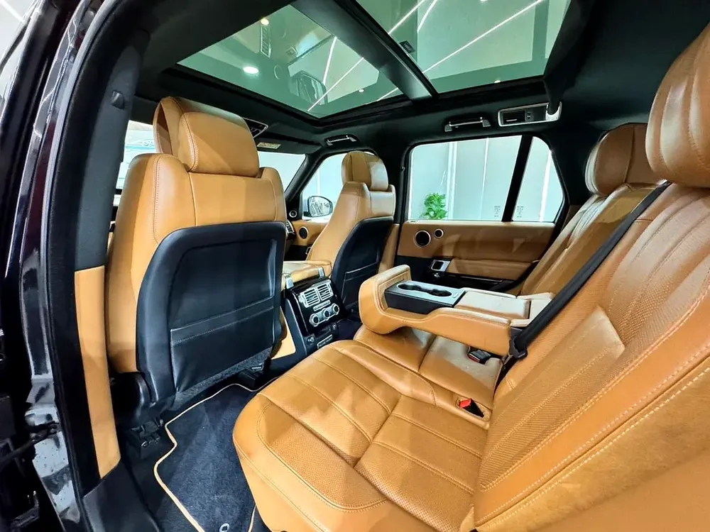 RANGE R VOGUE AUTOBIOGRAPHY SUPERCHARGED V8 || TOP RANGE || ACCIDENTS FREE || UNIQUE RIMS ||  GCC - Image 15