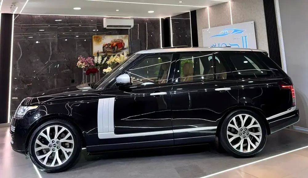 RANGE R VOGUE AUTOBIOGRAPHY SUPERCHARGED V8 || TOP RANGE || ACCIDENTS FREE || UNIQUE RIMS ||  GCC - Image 6
