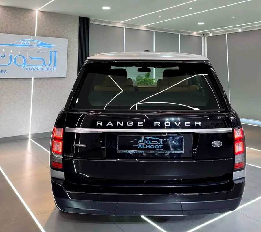RANGE R VOGUE AUTOBIOGRAPHY SUPERCHARGED V8 || TOP RANGE || ACCIDENTS FREE || UNIQUE RIMS ||  GCC - Image 8