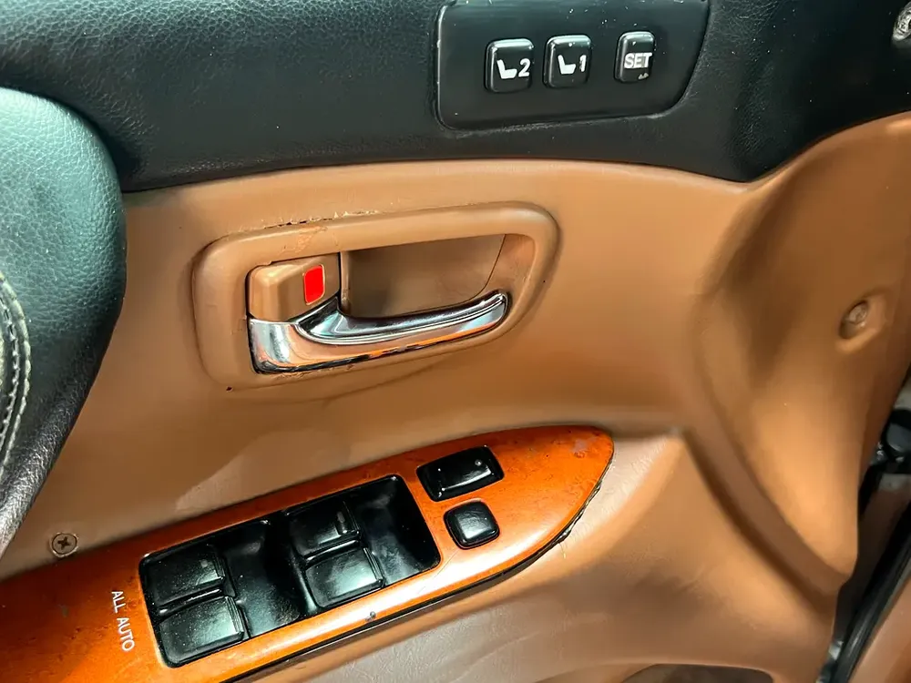 Lexus LX 470, 2004, GCC Specs - Image 13