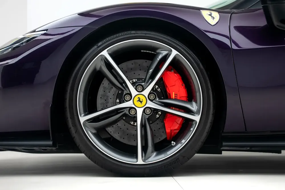 2024 FERRARI 296 GTB GCC | DEALER SERVICES AND WARRANTY - Image 6