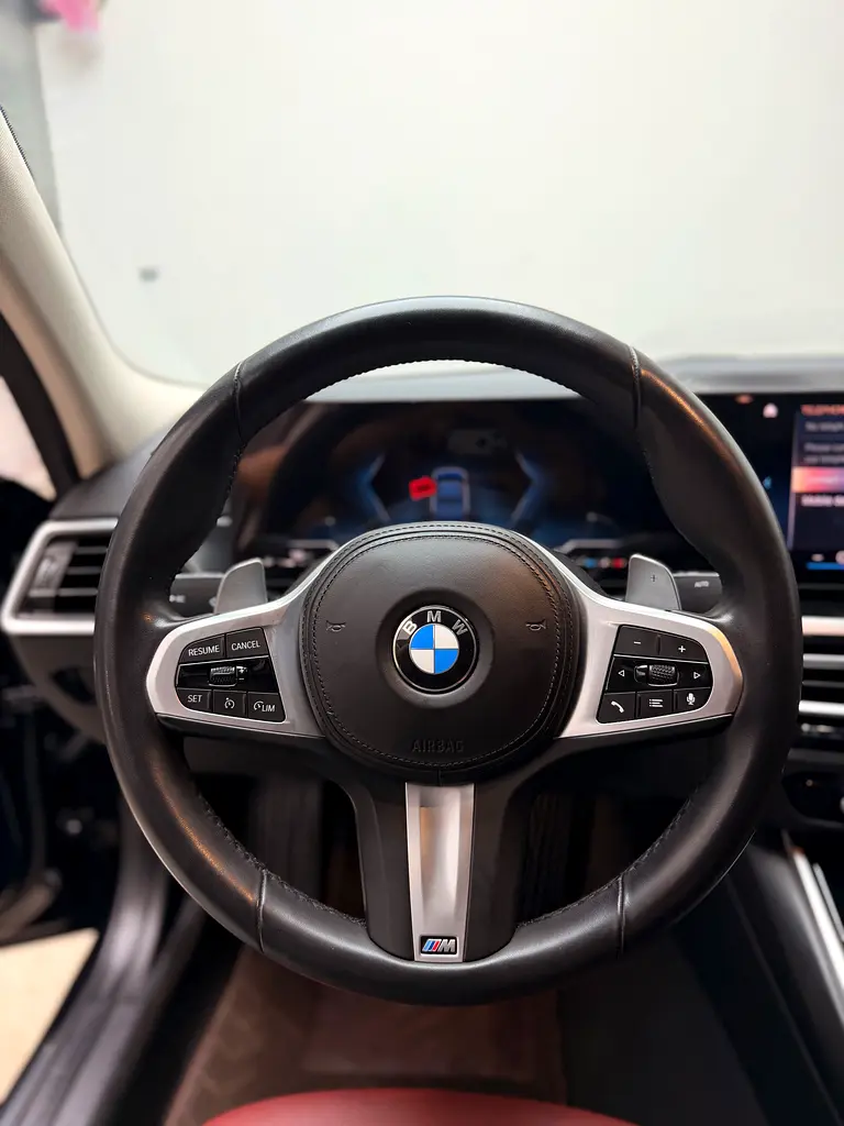 BMW 320i xDrive 2023 - GCC Resale-Chinese Specs - Image 16
