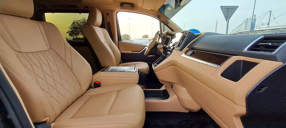 GRANVIA 2025 PREMIUM VIP TAN WOODEN INTERIOR + FULL OPTION GCC WARRANTY FUTTAIM -ORGINAL PAINT 100% - Image 15