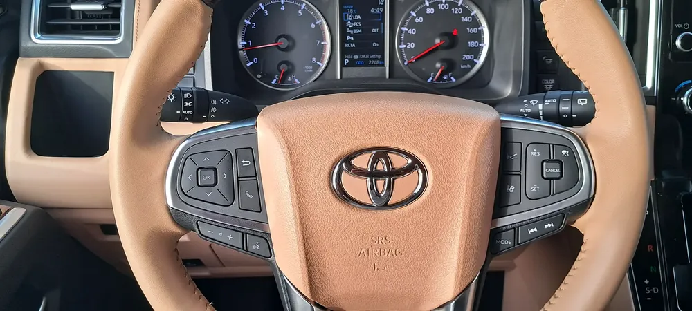GRANVIA 2025 PREMIUM VIP TAN WOODEN INTERIOR + FULL OPTION GCC WARRANTY FUTTAIM -ORGINAL PAINT 100% - Image 17