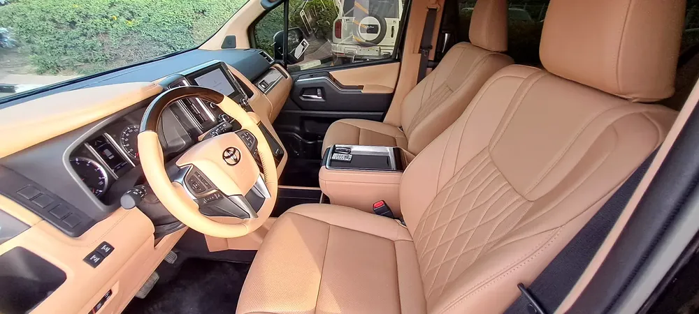 GRANVIA 2025 PREMIUM VIP TAN WOODEN INTERIOR + FULL OPTION GCC WARRANTY FUTTAIM -ORGINAL PAINT 100% - Image 8