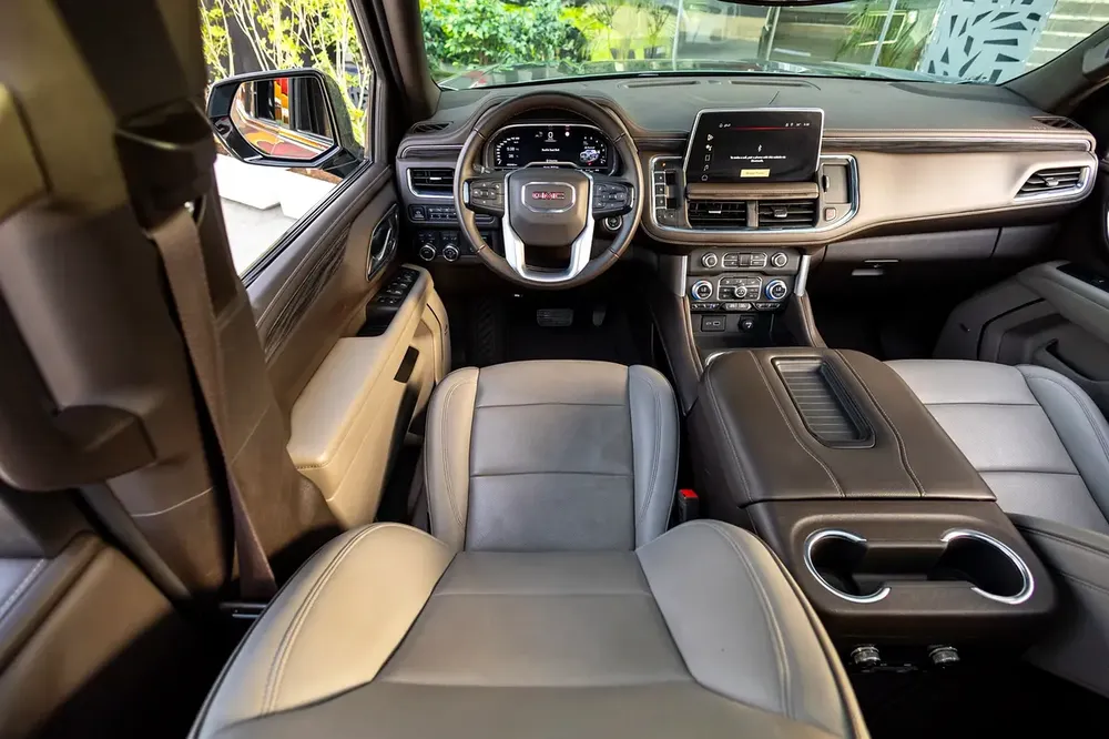 GMC Yukon SLT 2023 GCC | Agency Warranty - Image 14