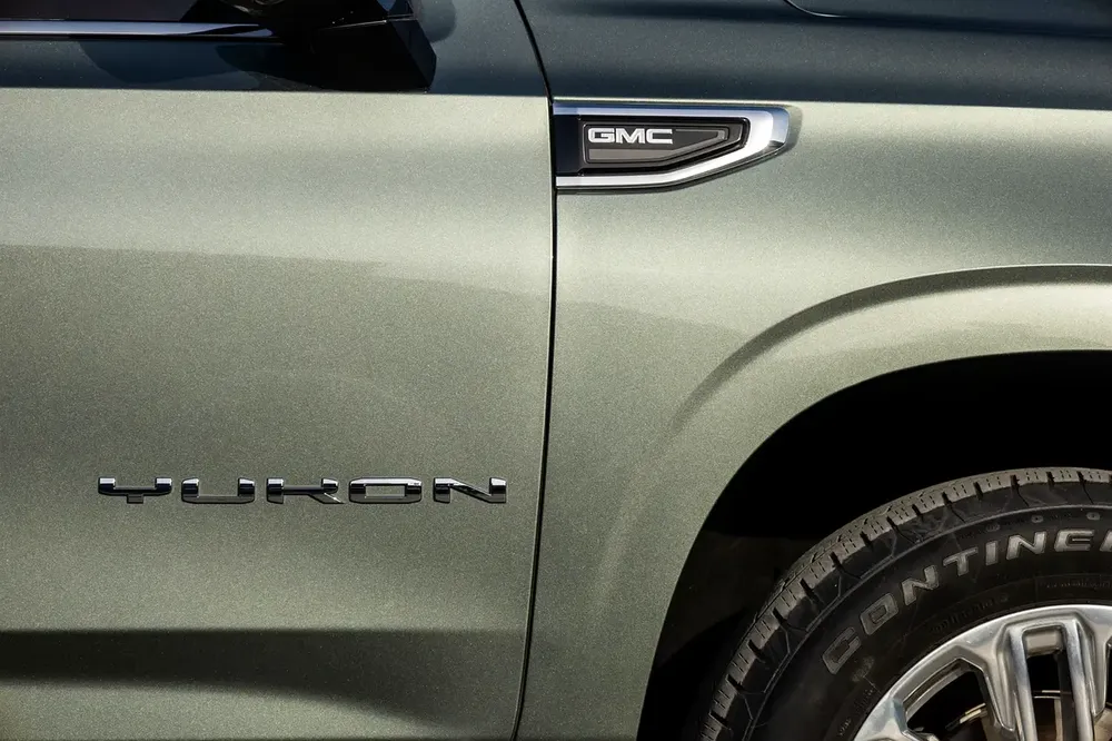 GMC Yukon SLT 2023 GCC | Agency Warranty - Image 7
