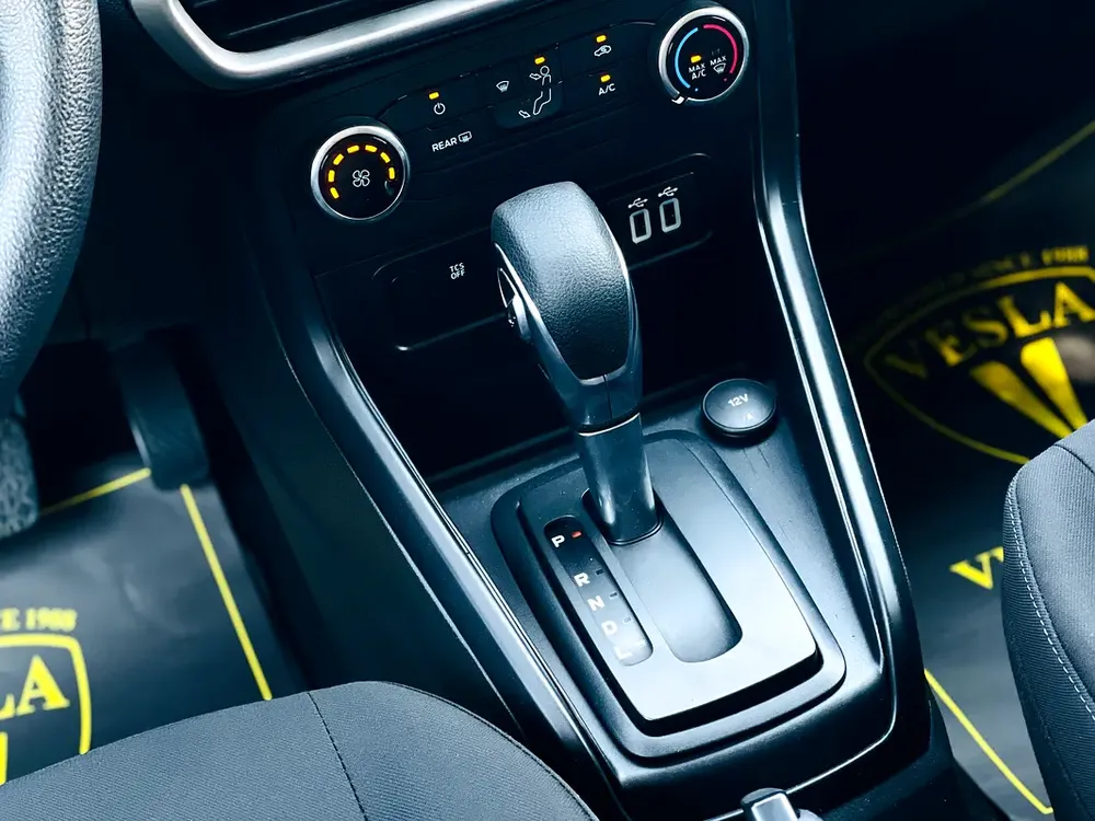 UNLIMITED MILEAGE WARRANTY / CRUISE CONTROL + NAVIGATION + CAMERA + APPLE PLAY / IN HOUSE FINANCE - Image 14