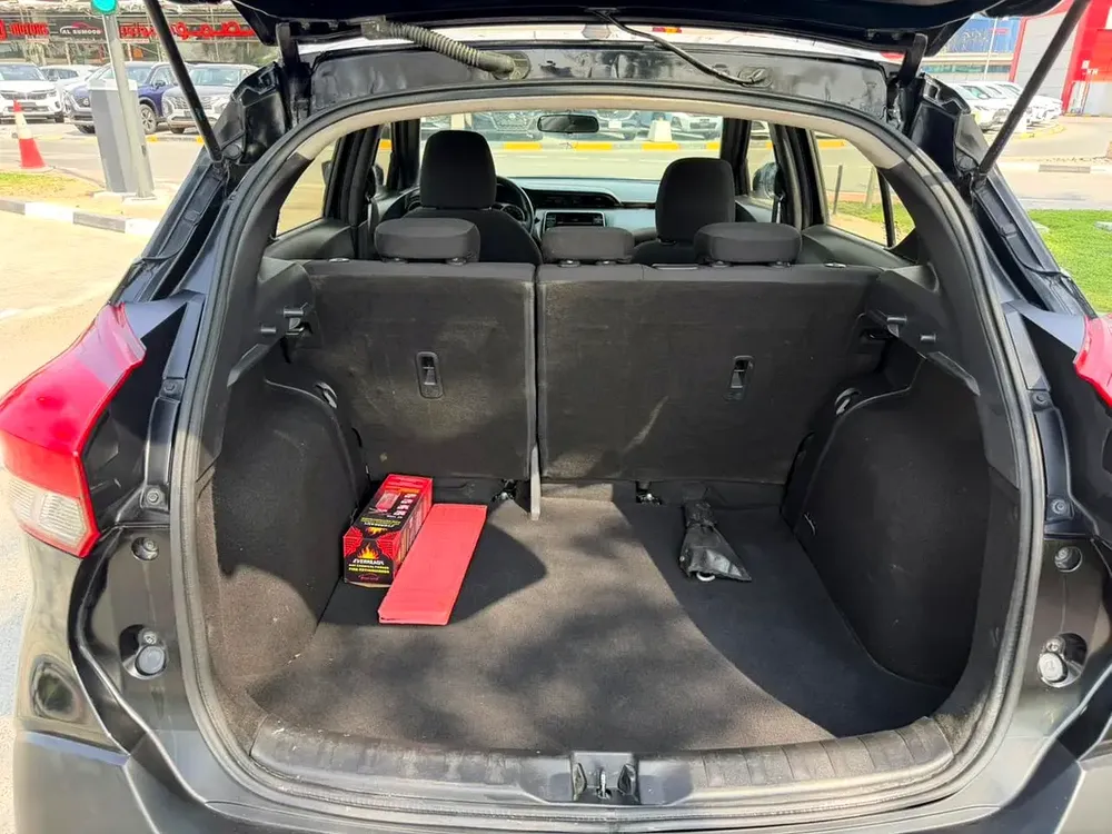 Nissan kicks S 2019, Gcc , original paint - Image 14