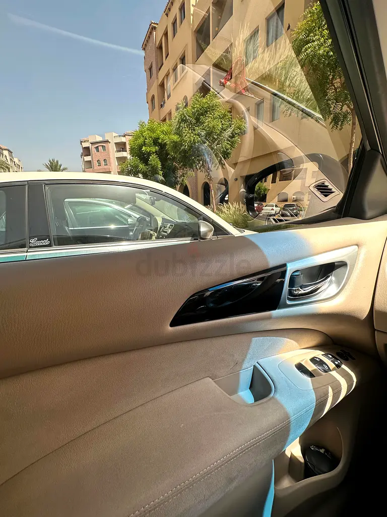 Nissan Pathfinder SV 2015 GCC Specs - Image 5